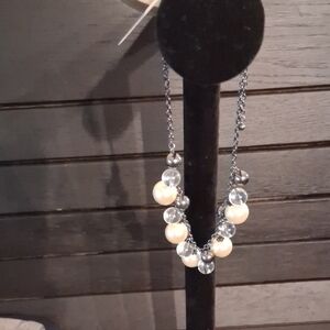Elegant Pearl and Silver Necklace